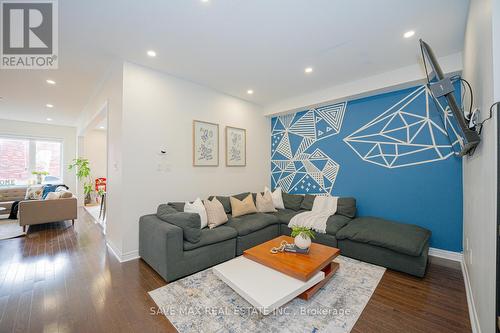 61 Edinburgh Drive, Brampton, ON - Indoor Photo Showing Living Room