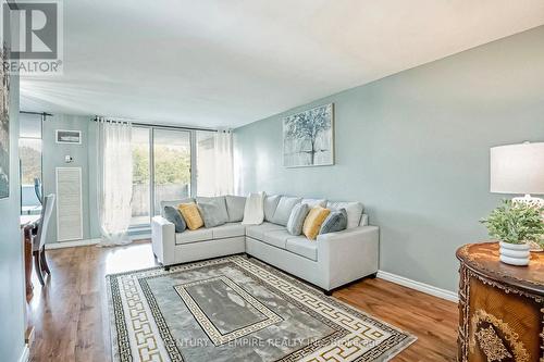 216 - 75 Emmett Avenue, Toronto, ON - Indoor Photo Showing Living Room