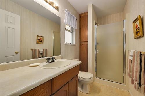 1991 143A Street, Surrey, BC - Indoor Photo Showing Bathroom