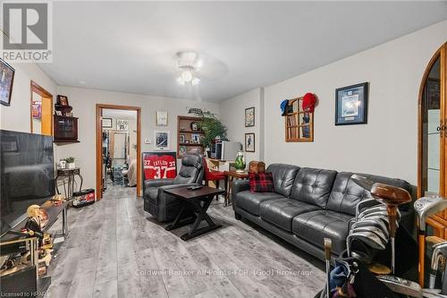 116 Quebec Street, Goderich (Goderich (Town)), ON - Indoor Photo Showing Living Room