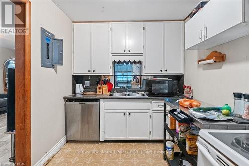 116 Quebec Street, Goderich (Goderich (Town)), ON - Indoor Photo Showing Kitchen With Double Sink