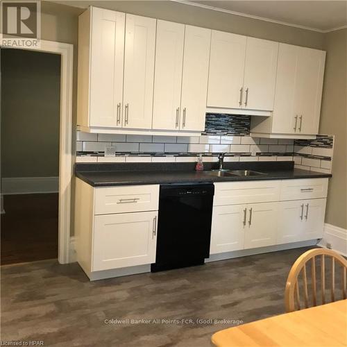 116 Quebec Street, Goderich (Goderich (Town)), ON - Indoor Photo Showing Kitchen With Double Sink