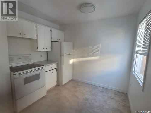 31 Charles Crescent, Regina, SK - Indoor Photo Showing Kitchen