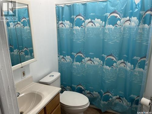 31 Charles Crescent, Regina, SK - Indoor Photo Showing Bathroom