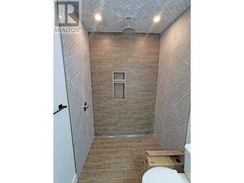 8903 112 Avenue, Fort St. John, BC - Indoor Photo Showing Bathroom