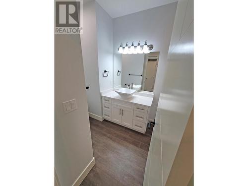 8903 112 Avenue, Fort St. John, BC - Indoor Photo Showing Bathroom