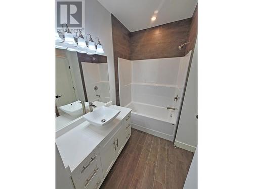 8903 112 Avenue, Fort St. John, BC - Indoor Photo Showing Bathroom