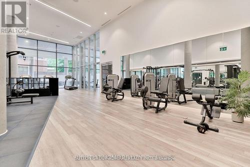 1001 - 161 Roehampton Avenue, Toronto, ON - Indoor Photo Showing Gym Room