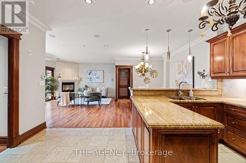 Ph5 - 33 Wallace Street, Vaughan, ON - Indoor Photo Showing Kitchen With Double Sink