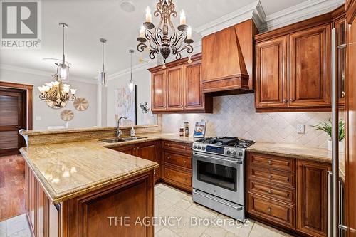 Ph5 - 33 Wallace Street, Vaughan, ON - Indoor Photo Showing Kitchen With Double Sink