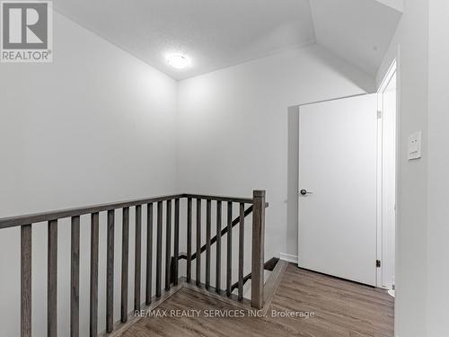 77 - 39 Honeycrisp Crescent, Vaughan, ON - Indoor Photo Showing Other Room