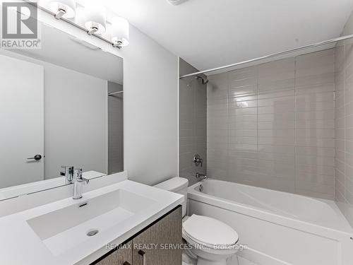 77 - 39 Honeycrisp Crescent, Vaughan, ON - Indoor Photo Showing Bathroom