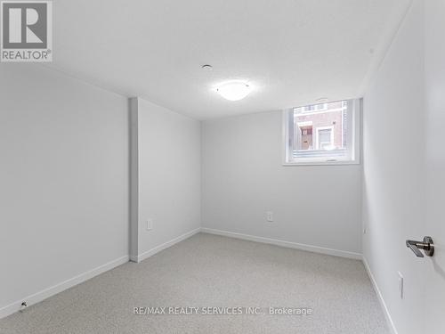 77 - 39 Honeycrisp Crescent, Vaughan, ON - Indoor Photo Showing Other Room