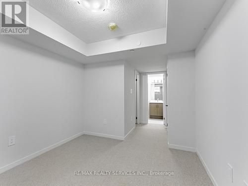 77 - 39 Honeycrisp Crescent, Vaughan, ON - Indoor Photo Showing Other Room