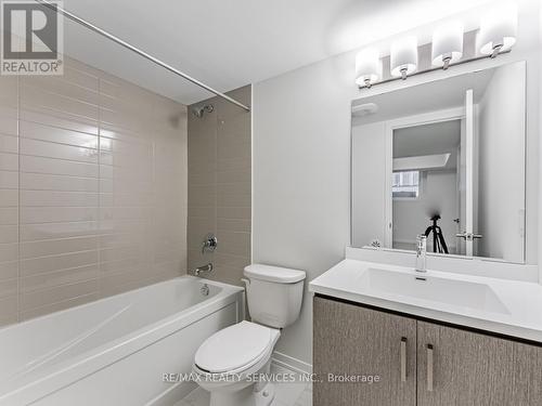 77 - 39 Honeycrisp Crescent, Vaughan, ON - Indoor Photo Showing Bathroom