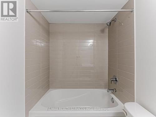 77 - 39 Honeycrisp Crescent, Vaughan, ON - Indoor Photo Showing Bathroom