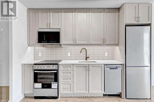 709 - 2343 Khalsa Gate, Oakville, ON - Indoor Photo Showing Kitchen