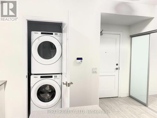 2707 - 30 Elm Drive E, Mississauga, ON - Indoor Photo Showing Laundry Room