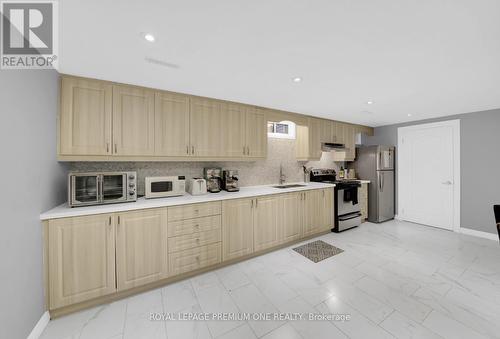 179 Rutherford Road N, Brampton, ON - Indoor Photo Showing Kitchen