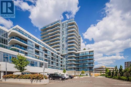 603 - 9471 Yonge Street, Richmond Hill, ON - Outdoor With Balcony With Facade