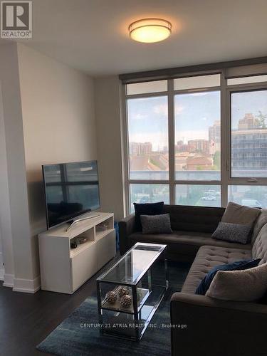 603 - 9471 Yonge Street, Richmond Hill, ON - Indoor Photo Showing Living Room