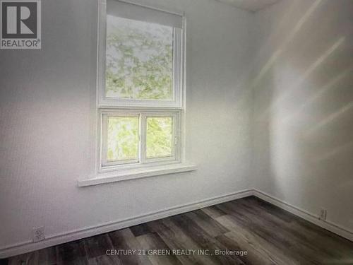 12 Lawrence Avenue, Guelph, ON - Indoor Photo Showing Other Room