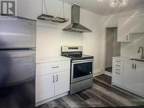 12 Lawrence Avenue, Guelph, ON - Indoor Photo Showing Kitchen