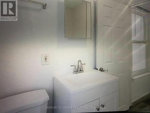 12 Lawrence Avenue, Guelph, ON - Indoor Photo Showing Bathroom