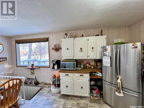 676 3Rd Avenue Ne, Swift Current, SK - Indoor Photo Showing Kitchen