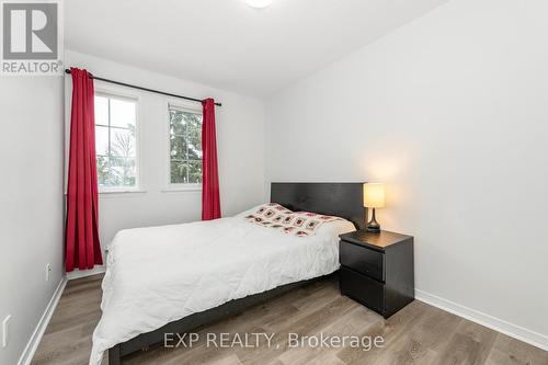 7 Foxden Place, Ottawa, ON - Indoor Photo Showing Bedroom