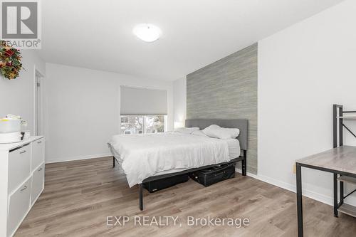 7 Foxden Place, Ottawa, ON - Indoor Photo Showing Bedroom