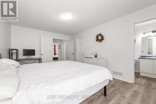 7 Foxden Place, Ottawa, ON - Indoor Photo Showing Bedroom