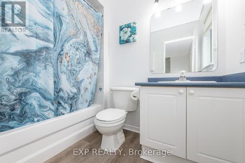 7 Foxden Place, Ottawa, ON - Indoor Photo Showing Bathroom