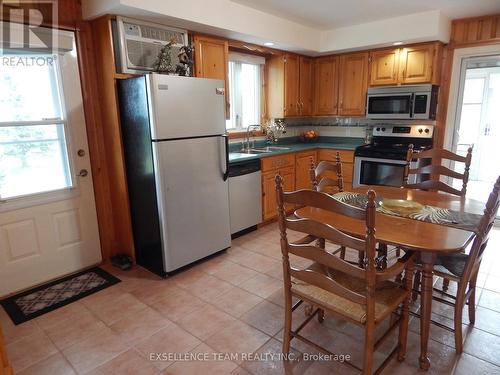 6666 Lawrence Street, South Glengarry, ON - Indoor Photo Showing Kitchen With Double Sink