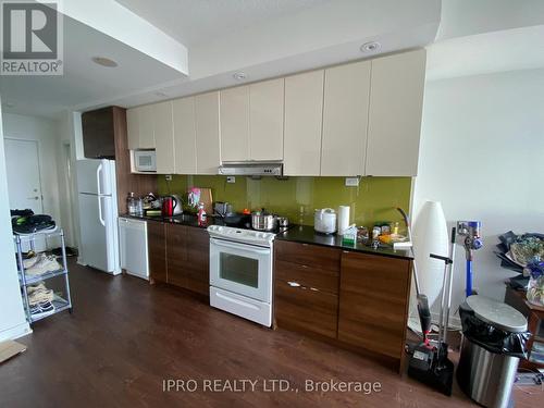 2105 - 121 Mcmahon Drive, Toronto, ON - Indoor Photo Showing Kitchen