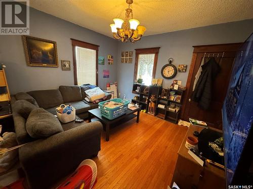 614 Whyte Street, Loreburn, SK - Indoor Photo Showing Living Room