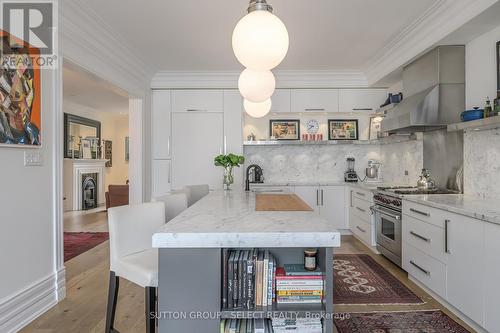 867 Hellmuth Avenue, London, ON - Indoor Photo Showing Kitchen With Upgraded Kitchen