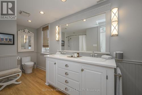 867 Hellmuth Avenue, London, ON - Indoor Photo Showing Bathroom