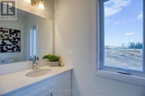 Lot 3 119 Dempsey Drive, Stratford, ON - Indoor Photo Showing Bathroom