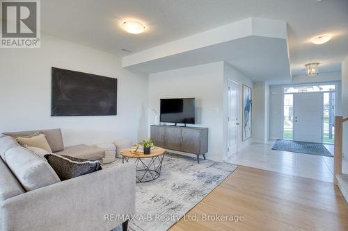 Lot 3 119 Dempsey Drive, Stratford, ON - Indoor Photo Showing Living Room