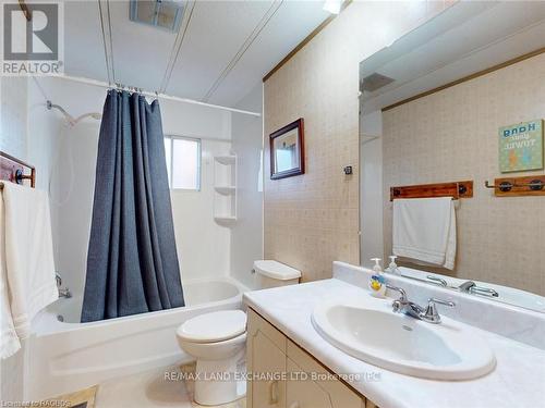 112 Huron Road, Huron-Kinloss, ON - Indoor Photo Showing Bathroom