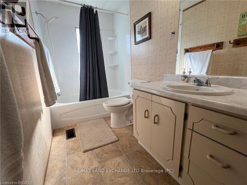 112 Huron Road, Huron-Kinloss, ON - Indoor Photo Showing Bathroom