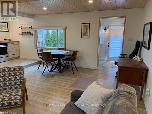 2 John Street, Northern Bruce Peninsula, ON - Indoor Photo Showing Dining Room