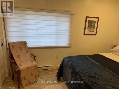 2 John Street, Northern Bruce Peninsula, ON - Indoor Photo Showing Bedroom