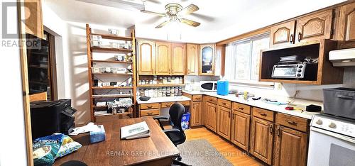 4 Alexander Street, Northern Bruce Peninsula, ON - Indoor Photo Showing Kitchen