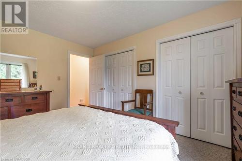 109 Alexandria St, Georgian Bluffs, ON - Indoor Photo Showing Bedroom