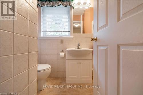 109 Alexandria St, Georgian Bluffs, ON - Indoor Photo Showing Bathroom