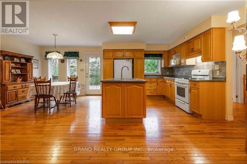 109 Alexandria St, Georgian Bluffs, ON - Indoor Photo Showing Other Room