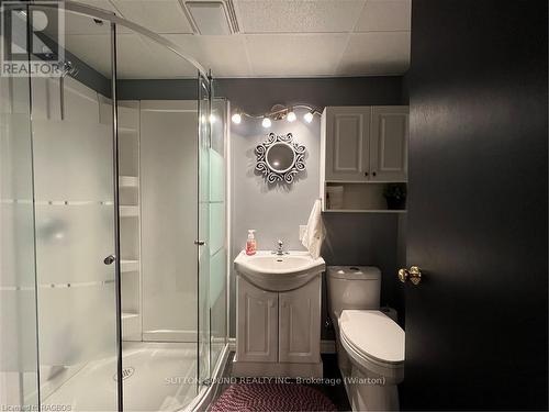 502230 Grey Road 1, Georgian Bluffs, ON - Indoor Photo Showing Bathroom