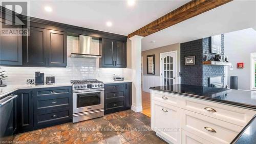 151 Grandore Street W, Georgian Bluffs, ON - Indoor Photo Showing Kitchen With Upgraded Kitchen